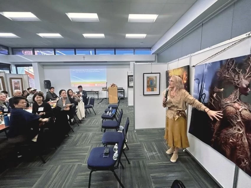 2024“艺术与生命”国际艺术邀请展  暨第十届“生命艺术现象学”学术论坛在美国圣彼得大学举行(图22) 2024“艺术与生命”国际艺术邀请展暨第十届“生命艺术现象学”学术论坛在美国圣彼得大学举行(图22)