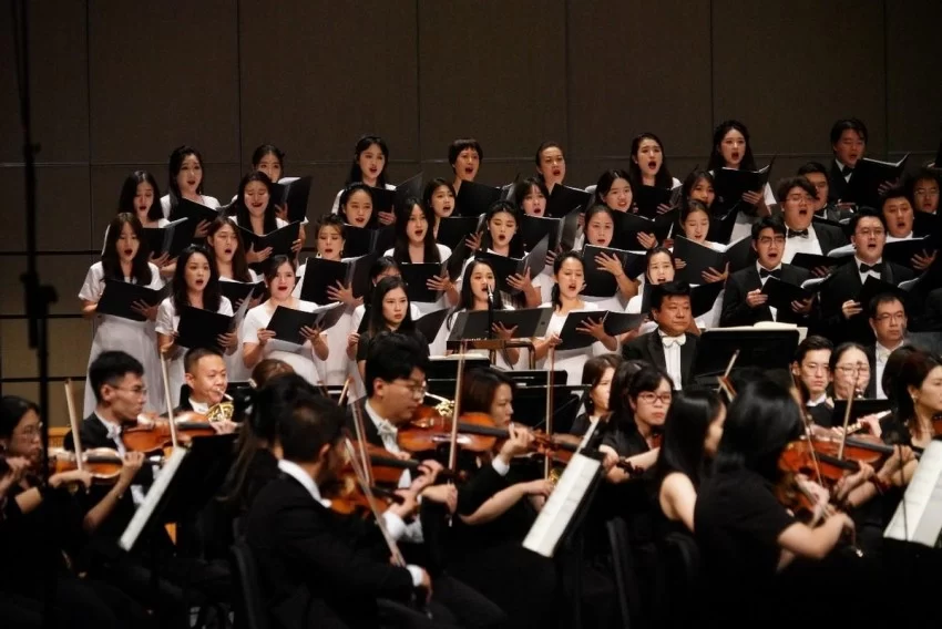 交响乐《玛纳斯》将于11月28日亮相北京音乐厅(图4) 交响乐《玛纳斯》将于11月28日亮相北京音乐厅(图4)