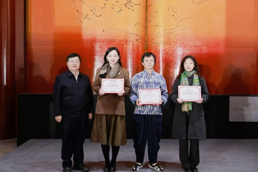 用传承技艺描绘北京中轴线, 巨幅漆画问世于正阳门,三幅知名中轴线画作同时亮相(图8) 巨幅漆画问世于正阳门,三幅知名中轴线画作同时亮相(图8)