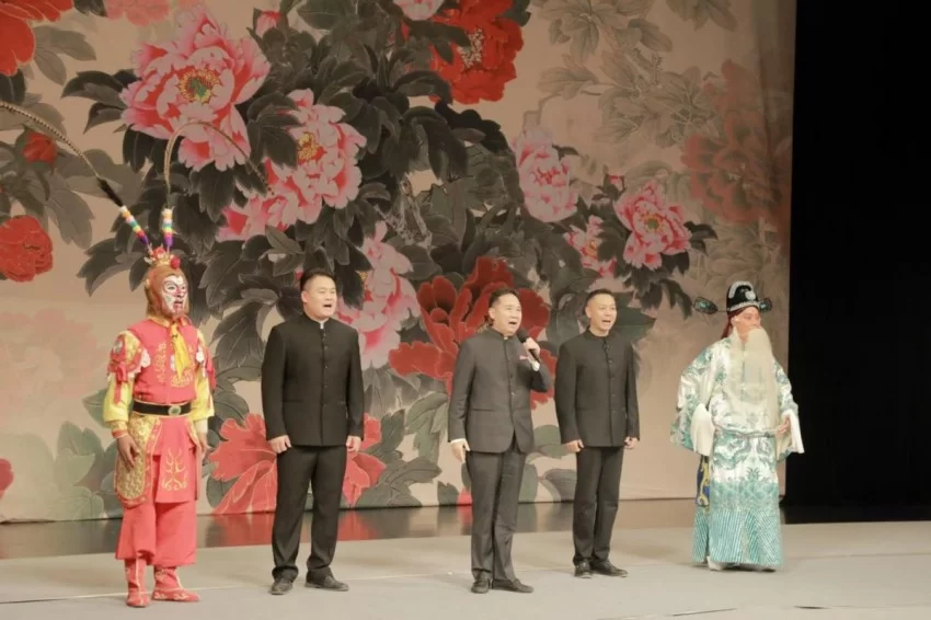 河南戏曲六进清华大学 师生与艺术家“尖锐”对话(图8) 河南戏曲六进清华大学 师生与艺术家“尖锐”对话(图8)