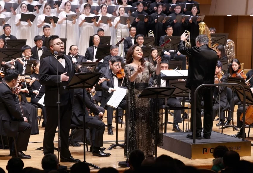 交响乐《玛纳斯》音乐会精彩亮相北京音乐厅(图3) 交响乐《玛纳斯》音乐会精彩亮相北京音乐厅(图3)