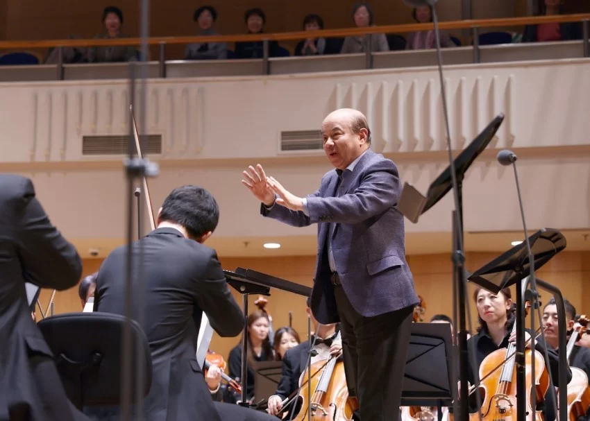 交响乐《玛纳斯》音乐会精彩亮相北京音乐厅(图5) 交响乐《玛纳斯》音乐会精彩亮相北京音乐厅(图5)