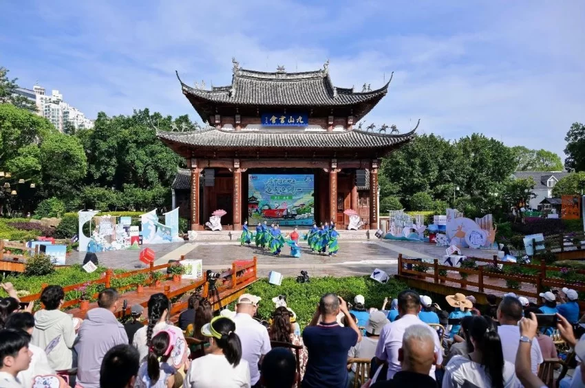 从双向奔赴到共生共融——温州乡村艺术团引领城乡精神共富3.0时代(图7) 从双向奔赴到共生共融——温州乡村艺术团引领城乡精神共富3.0时代(图7)