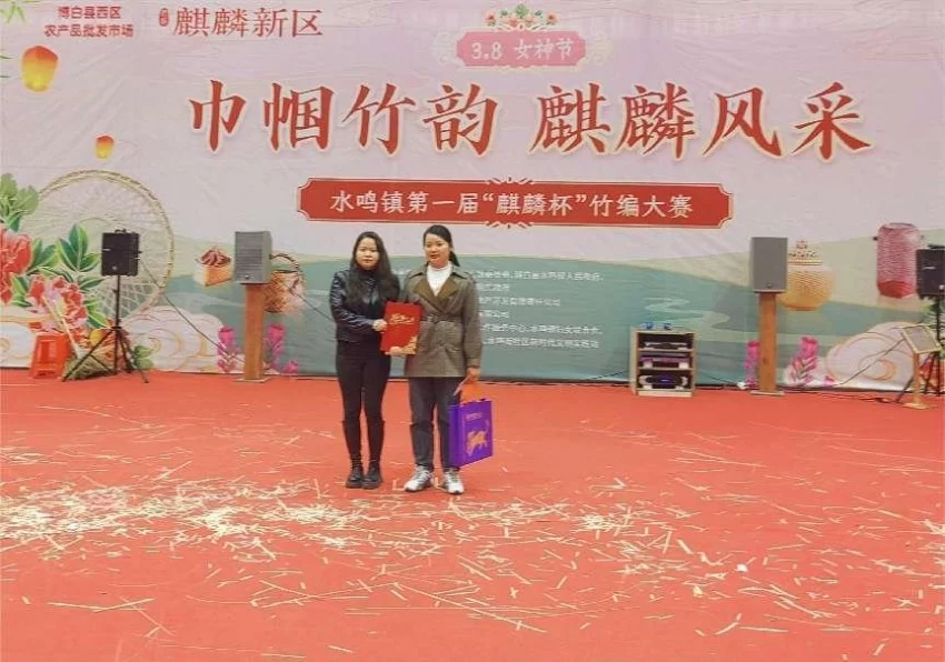 广西博白县水鸣镇2025年“三八”妇女节竹编技艺大赛：巾帼助力产业兴， 文明乡风竹韵长(图5)