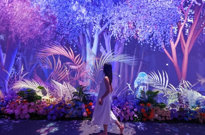 “樱花奇境沉浸式光影空间”新媒体艺术展,重塑文旅教育新生态(图2) “樱花奇境沉浸式光影空间”新媒体艺术展,重塑文旅教育新生态(图2)