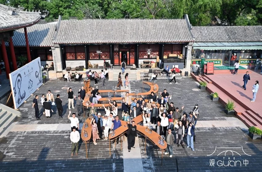 文字史诗：中轴线上的文本空间雕塑公共艺术展(图2)
