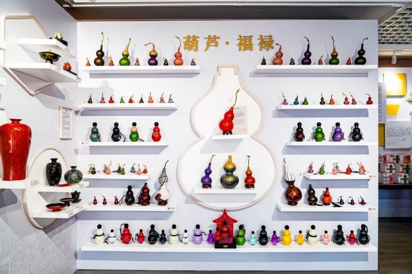重庆城口“忘我”漆艺作品展在京启幕，百余件残疾人非遗作品亮相故宫博物院(图4)