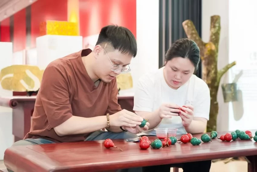 重庆城口“忘我”漆艺作品展在京启幕，百余件残疾人非遗作品亮相故宫博物院(图17)
