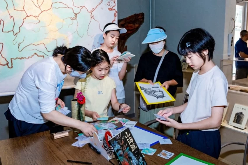 神话想象点亮文明童年，国潮表达激活地域文化——《山海经行·怀柔百神》艺术展开幕