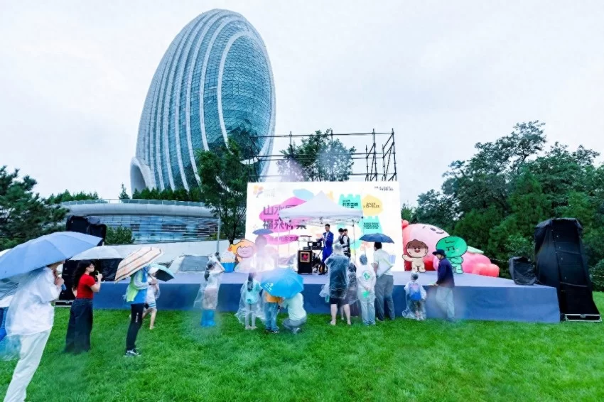 影视IP赋能文旅消费，2025怀柔国潮文化季面包电影市集精彩启幕