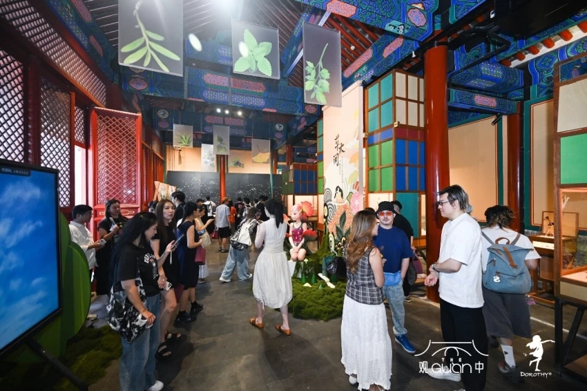 “草木间——中轴国医之多萝西仙草精灵艺术展”全国首展在京开幕(图11)