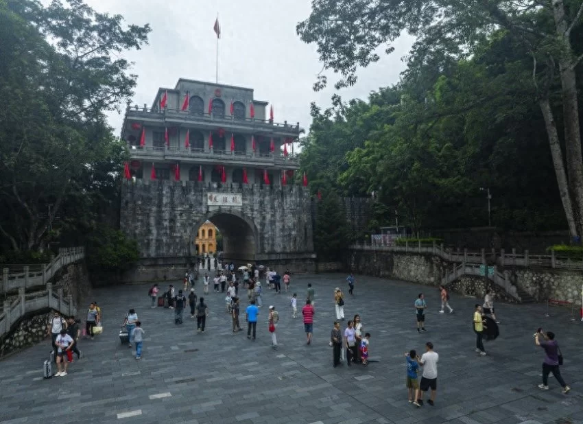 广西凭祥:跨境旅游持续升温
