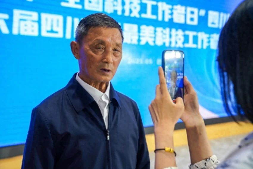 一等伤残军人张仲安:以持久战自学破局,从重型脑外伤后遗症到四川最美科技