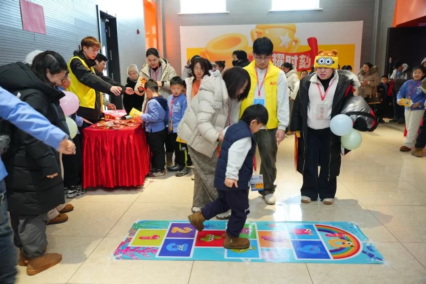 千年珠算邂逅大国重器——第二届"大位杯"青少年非遗美育实践活动在哈尔滨圆满收官(图3) 第二届"大位杯"青少年非遗美育实践活动在哈尔滨圆满收官(图3)