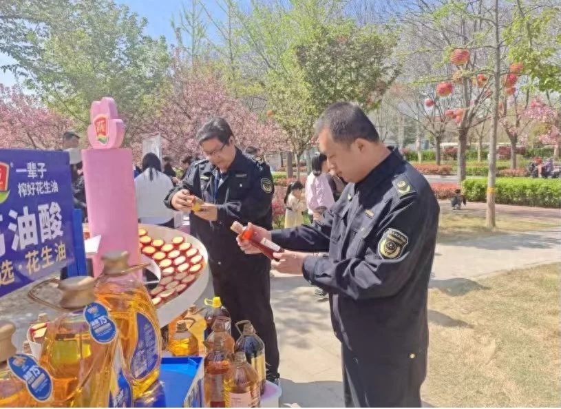 鹤壁淇滨区：樱花季监管在岗 严把市场安全关