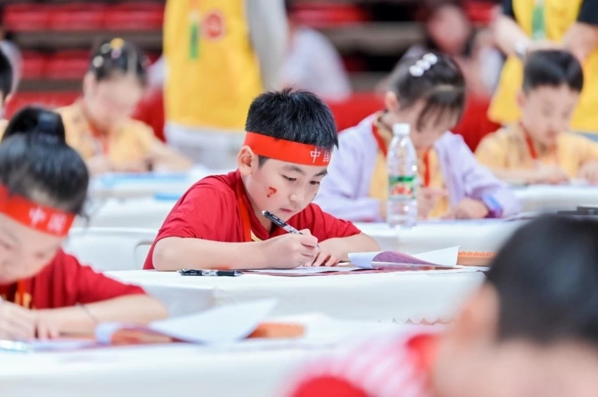 算珠凝文脉 智启少年时——第七届“指尖上的智慧”青少年珠算文化非遗美育大会成都站圆满落幕(图6) 第七届“指尖上的智慧”青少年珠算文化非遗美育大会成都站圆满落幕(图6)